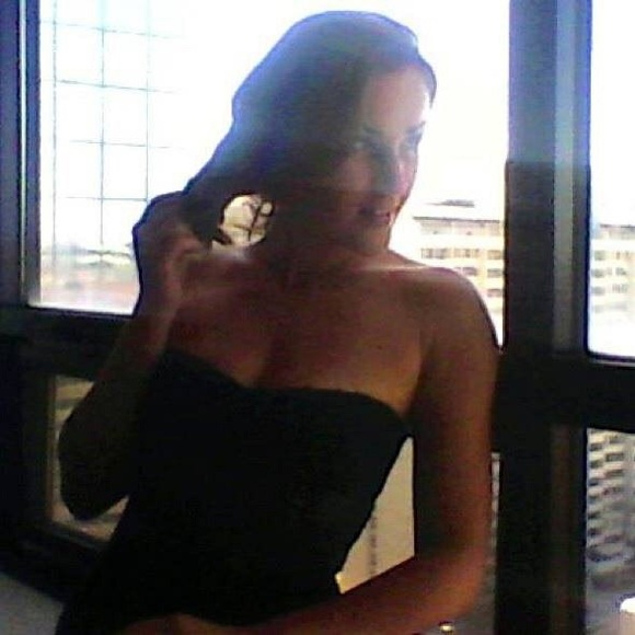 Meet your Posher, Raphaelle - Picture 2 of 3